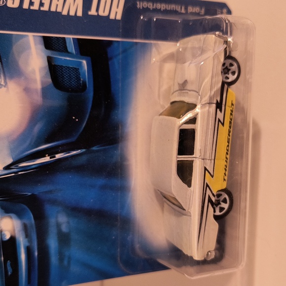D1 Hot Wheels  Ford  Thunderbolt - Picture 2 of 3